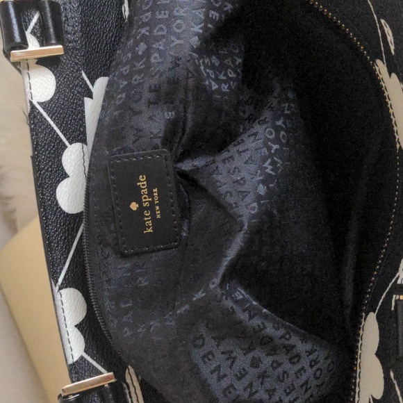 Kate Spade black and white floral print purse, pre-owned - Picture 6 of 8